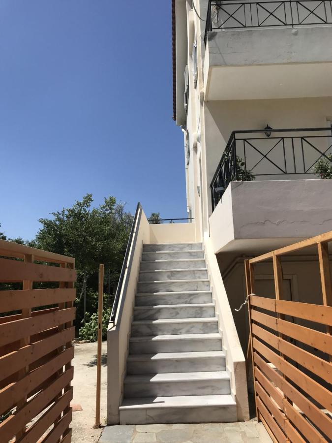 Apartamento Beautiful Maisonette With A View To The Mountains And The Sea Agia Marina  Exterior foto