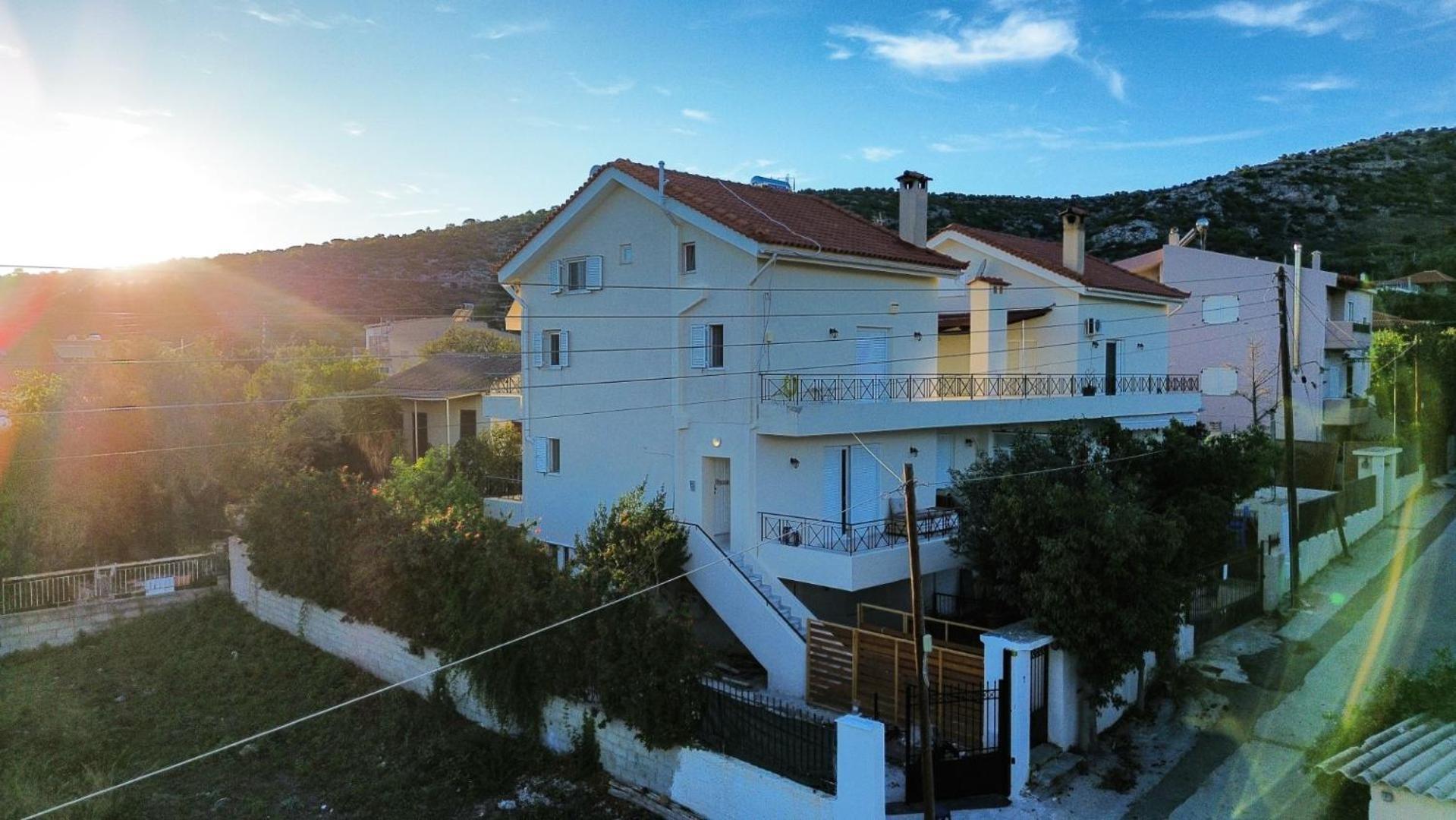 Apartamento Beautiful Maisonette With A View To The Mountains And The Sea Agia Marina  Exterior foto